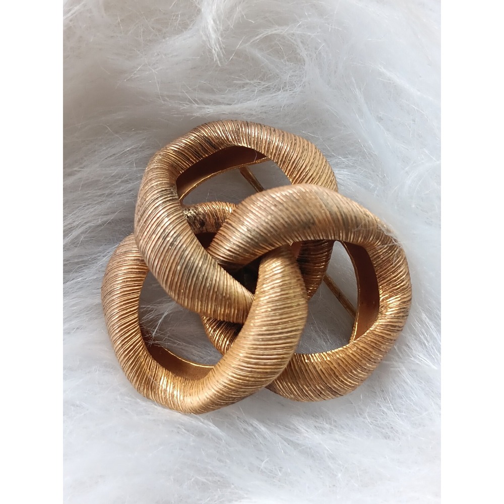 (Signed) Vintage Miriam Haskell Gold Tone Knot Brooch